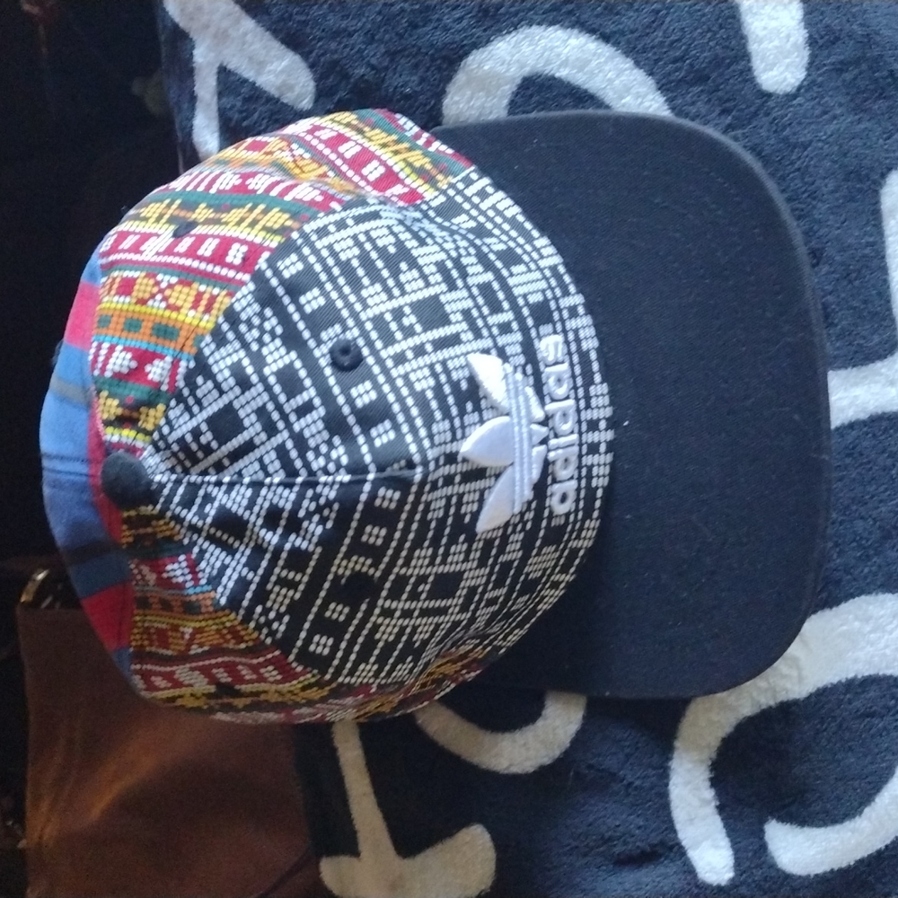 Adidas hat MOVING SALE